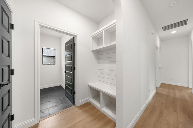 598 E Woodell Drive, Glenn Heights, TX 75154