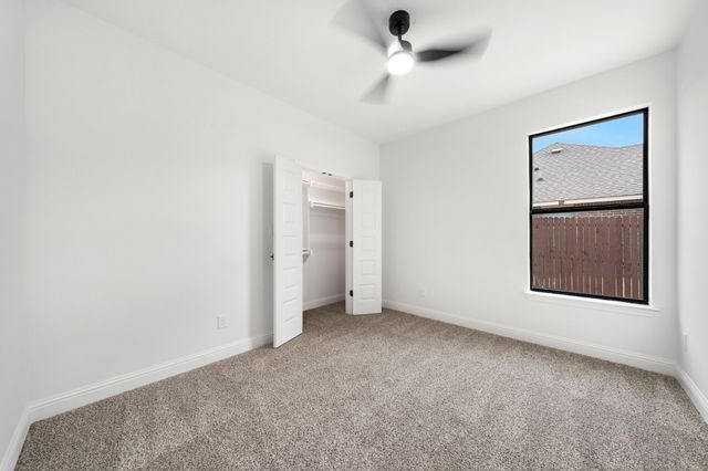 598 E Woodell Drive, Glenn Heights, TX 75154