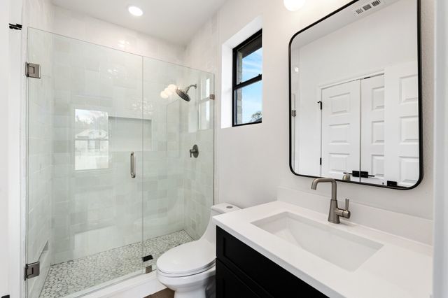 598 E Woodell Drive, Glenn Heights, TX 75154