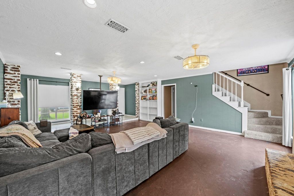 8131 Brinkworth Lane, Houston, TX 77070