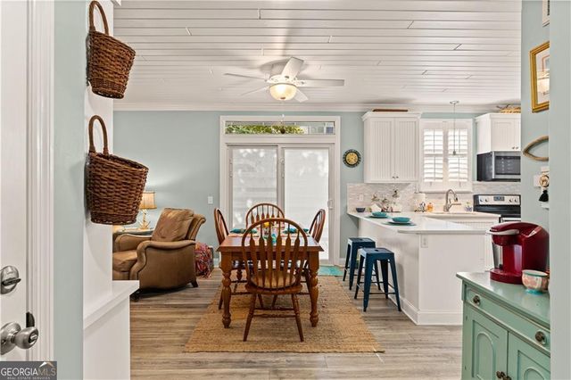 1035 Beachview Drive APT 201, St. Simons, GA 31522