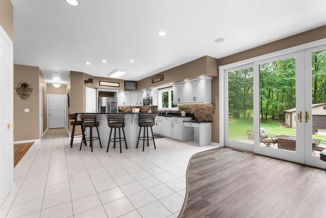 4544 CROOKED CREEK LANE, Hobart, WI 54155