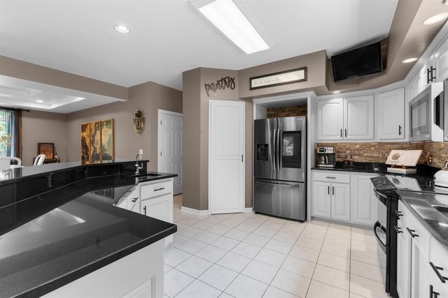 4544 CROOKED CREEK LANE, Hobart, WI 54155
