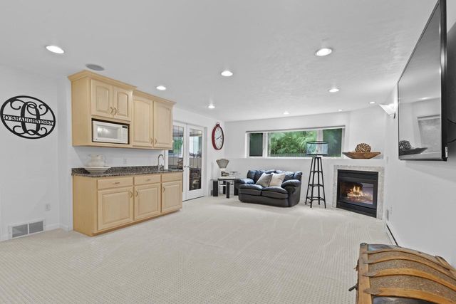 4544 CROOKED CREEK LANE, Hobart, WI 54155