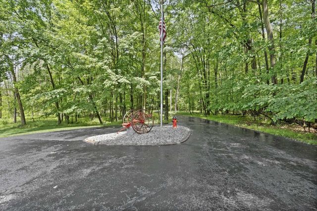 4544 CROOKED CREEK LANE, Hobart, WI 54155