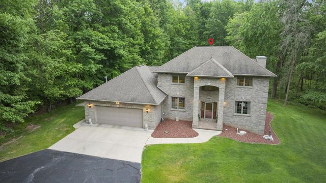 4544 CROOKED CREEK LANE, Hobart, WI 54155