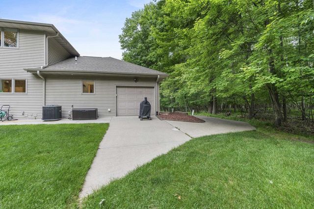 4544 CROOKED CREEK LANE, Hobart, WI 54155
