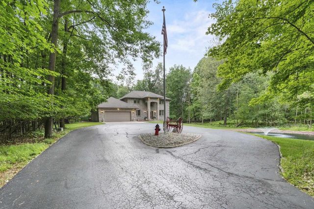 4544 CROOKED CREEK LANE, Hobart, WI 54155