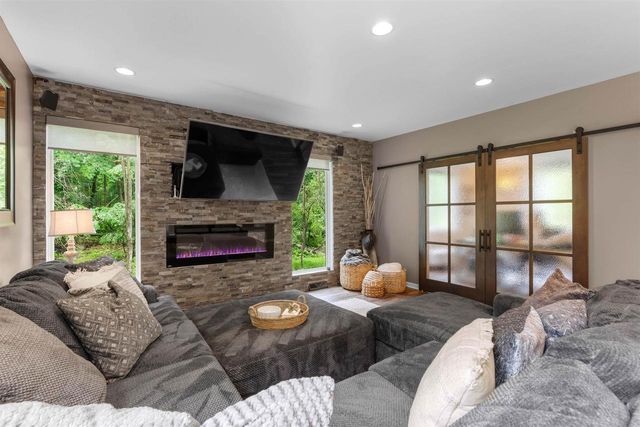 4544 CROOKED CREEK LANE, Hobart, WI 54155