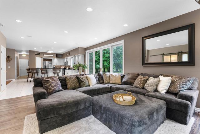 4544 CROOKED CREEK LANE, Hobart, WI 54155