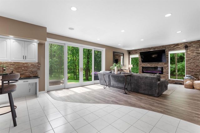 4544 CROOKED CREEK LANE, Hobart, WI 54155