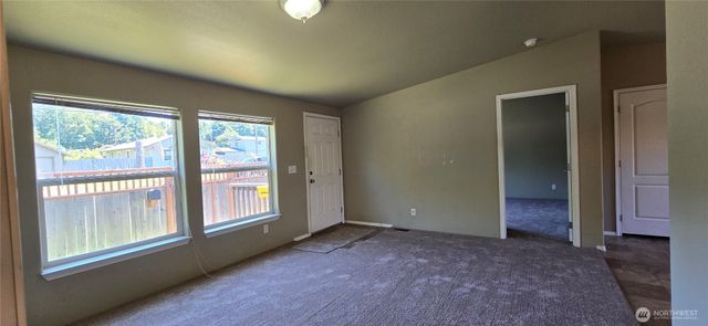 532 E 6th Street, Port Angeles, WA 98362