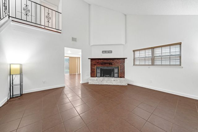 635 Walston Lane, Houston, TX 77060