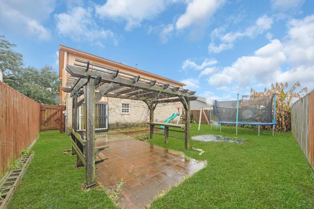 635 Walston Lane, Houston, TX 77060