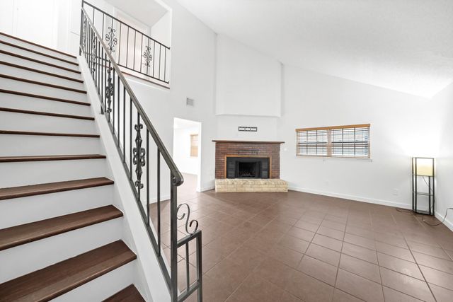 635 Walston Lane, Houston, TX 77060