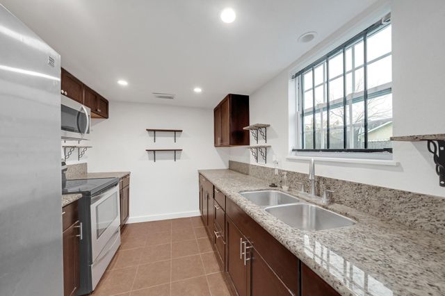 635 Walston Lane, Houston, TX 77060