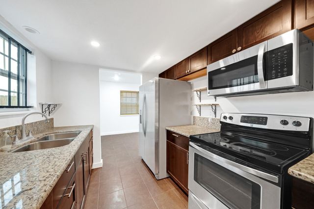 635 Walston Lane, Houston, TX 77060