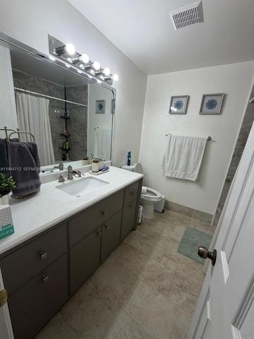 868 NW 81st Way 9, Plantation, FL 33324