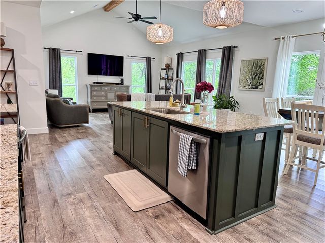 909 Rolling Hills Drive, Russellville, AR 72801