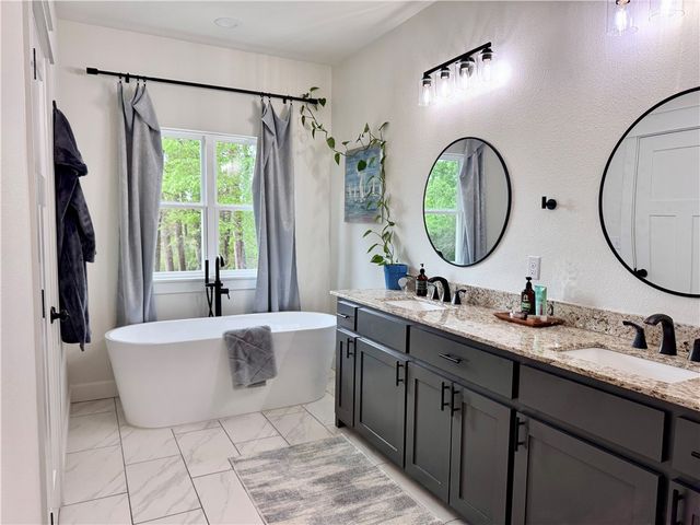 909 Rolling Hills Drive, Russellville, AR 72801