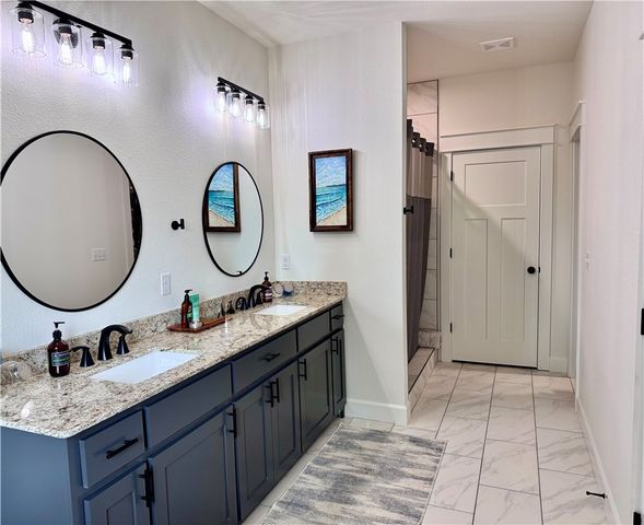 909 Rolling Hills Drive, Russellville, AR 72801