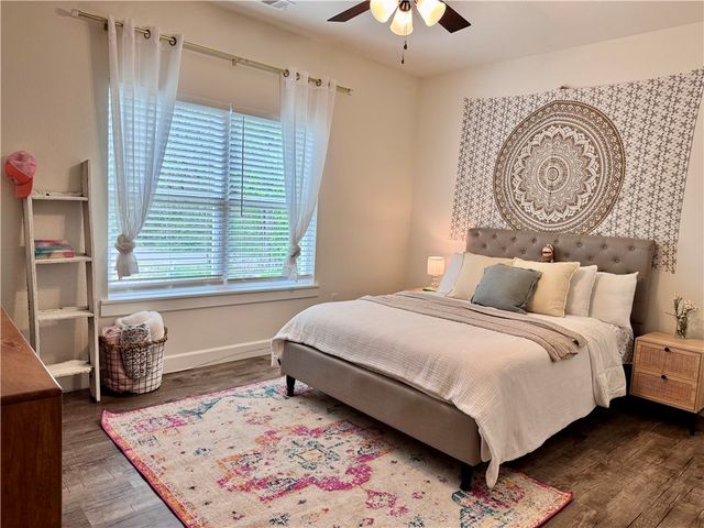 909 Rolling Hills Drive, Russellville, AR 72801