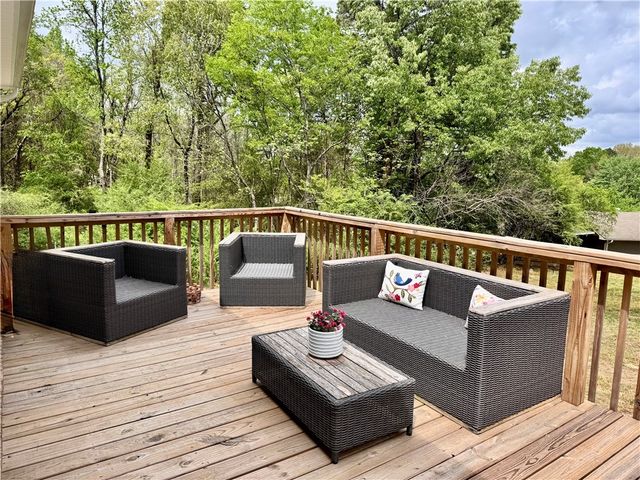 909 Rolling Hills Drive, Russellville, AR 72801