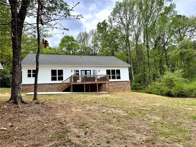 909 Rolling Hills Drive, Russellville, AR 72801