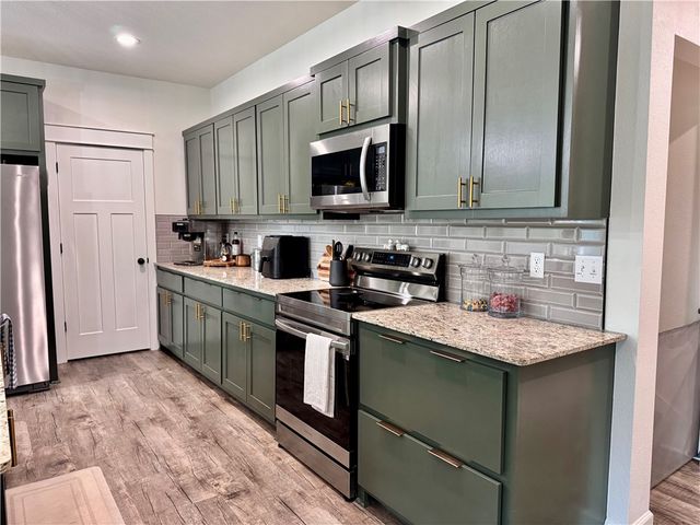 909 Rolling Hills Drive, Russellville, AR 72801