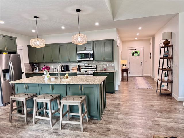 909 Rolling Hills Drive, Russellville, AR 72801