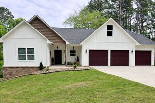 909 Rolling Hills Drive, Russellville, AR 72801