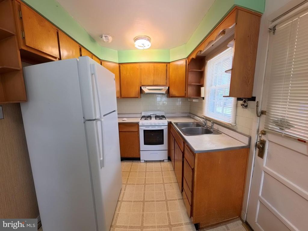 Image 12 of property listing at 9428 WASHINGTON BLVD, Lanham, MD 20706