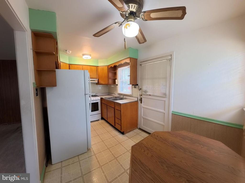 Image 15 of property listing at 9428 WASHINGTON BLVD, Lanham, MD 20706