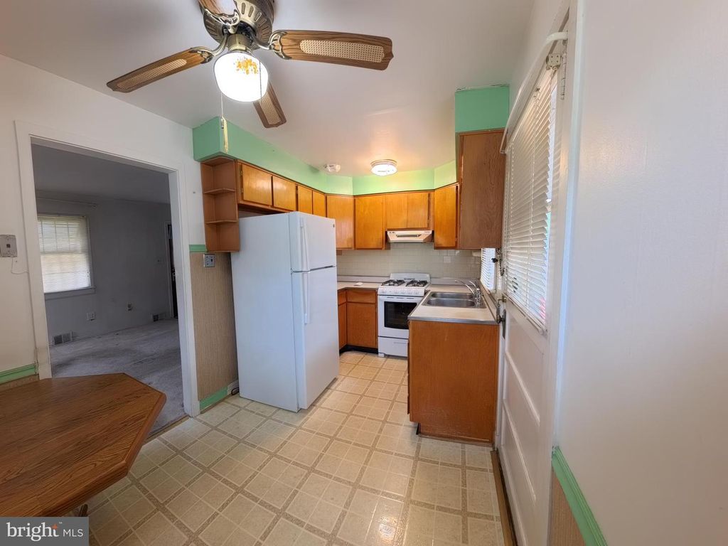 Image 16 of property listing at 9428 WASHINGTON BLVD, Lanham, MD 20706