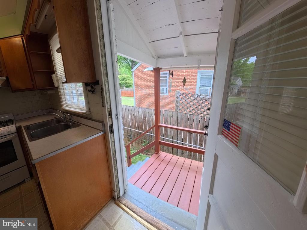 Image 17 of property listing at 9428 WASHINGTON BLVD, Lanham, MD 20706