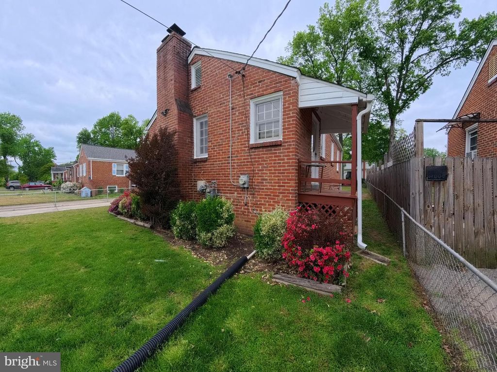 Image 2 of property listing at 9428 WASHINGTON BLVD, Lanham, MD 20706