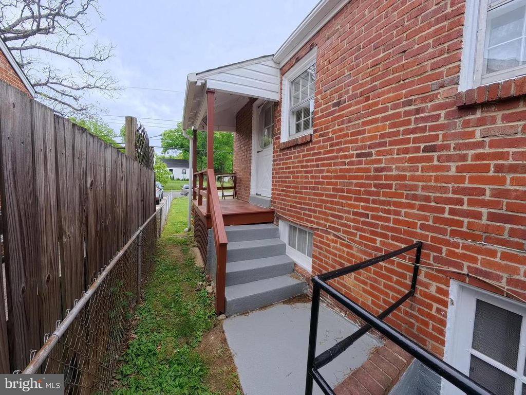 Image 19 of property listing at 9428 WASHINGTON BLVD, Lanham, MD 20706