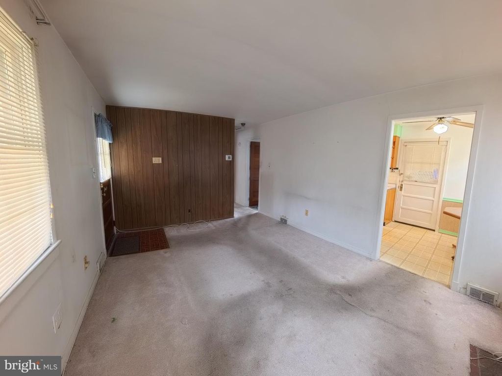 Image 3 of property listing at 9428 WASHINGTON BLVD, Lanham, MD 20706