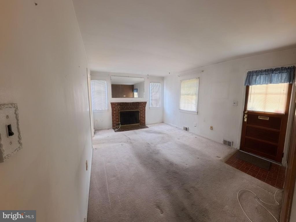 Image 5 of property listing at 9428 WASHINGTON BLVD, Lanham, MD 20706