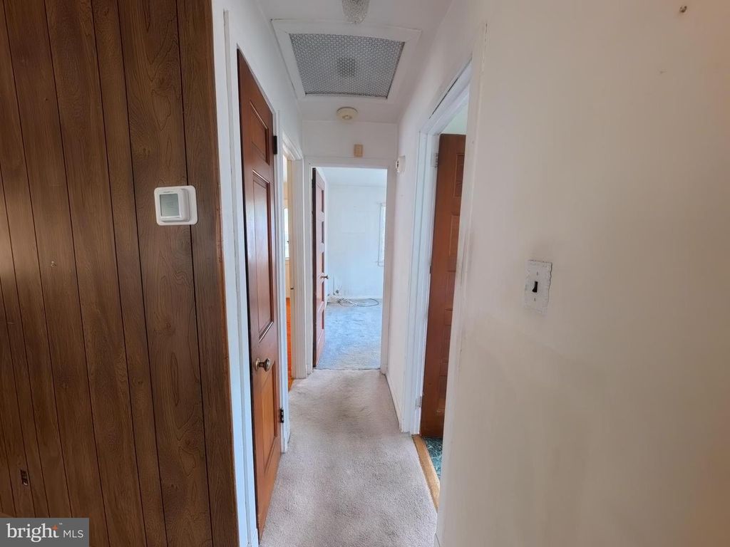 Image 6 of property listing at 9428 WASHINGTON BLVD, Lanham, MD 20706