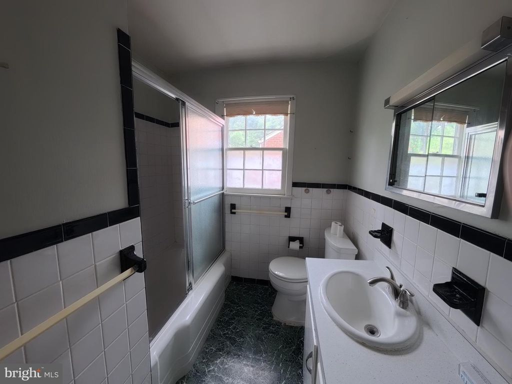 Image 7 of property listing at 9428 WASHINGTON BLVD, Lanham, MD 20706