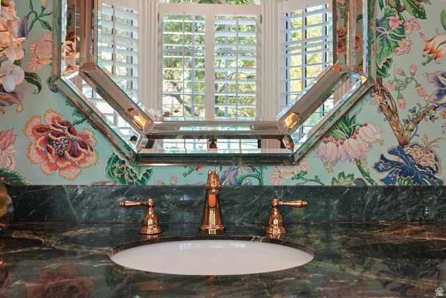 2051 E NORMANDYWOODS CT, Holladay, UT 84117