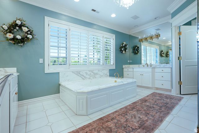 2051 E NORMANDYWOODS CT, Holladay, UT 84117