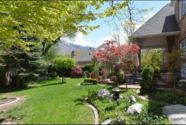 2051 E NORMANDYWOODS CT, Holladay, UT 84117