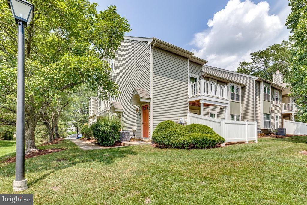 2005A SUTTON PL, Mount Laurel, NJ 08054