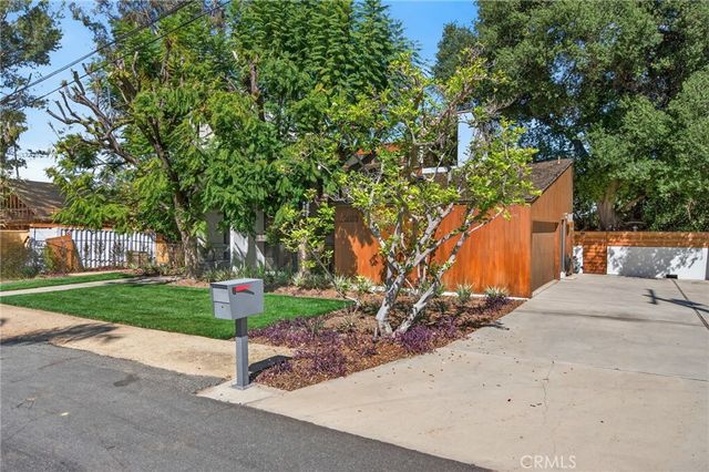 2023 Arroyo Drive, Riverside, CA 92506