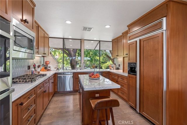 2023 Arroyo Drive, Riverside, CA 92506