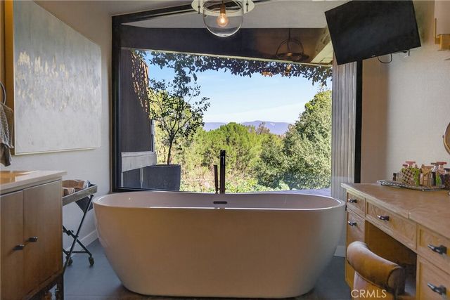 2023 Arroyo Drive, Riverside, CA 92506