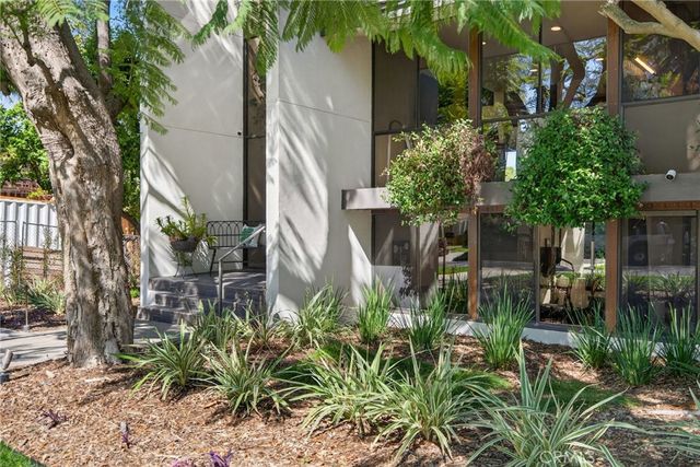 2023 Arroyo Drive, Riverside, CA 92506