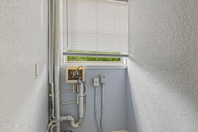 325 E 63RD Street, Jacksonville, FL 32208